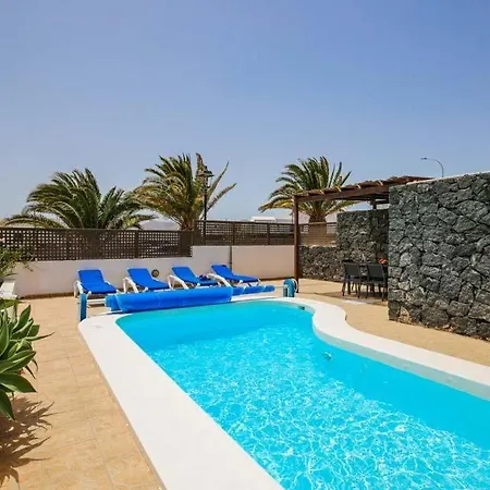 Villa Puerto Del Carmen Sleeps 6 Pool Wifi Puerto del Carmen (Lanzarote)